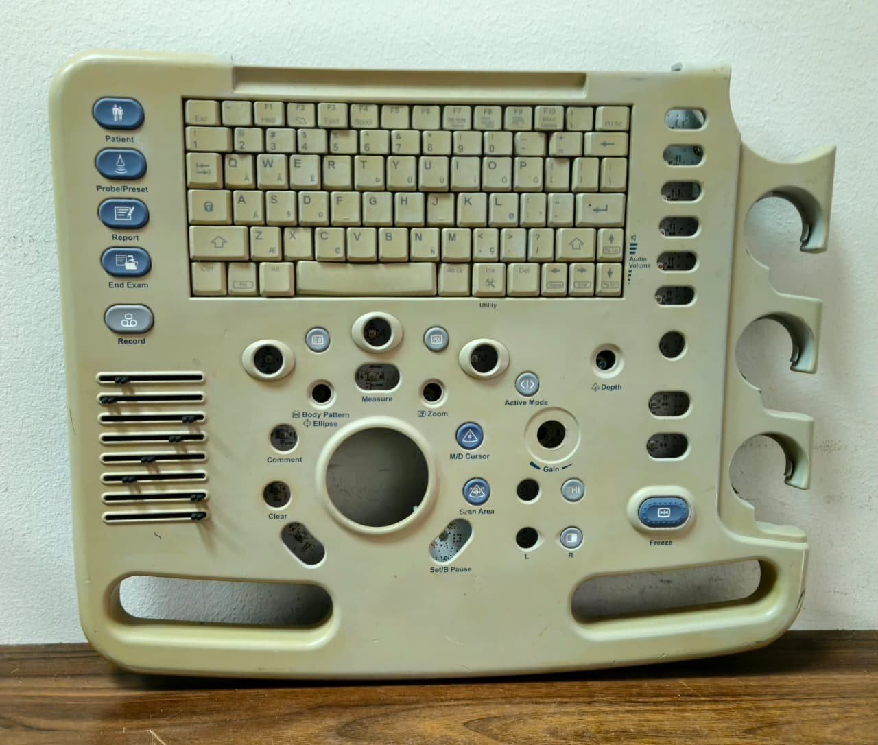 GE LOGIQ P5 Ultrasound Control Panel Keyboard Assembly - P/N 5175097 / 5144536