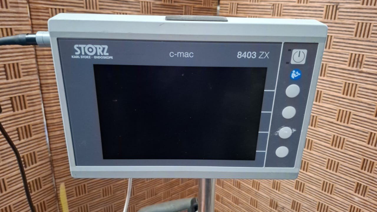 Karl Storz 8403 ZX monitor with 8403HX,8403BXC,8403AXC,8403DXC & 8403X Cable