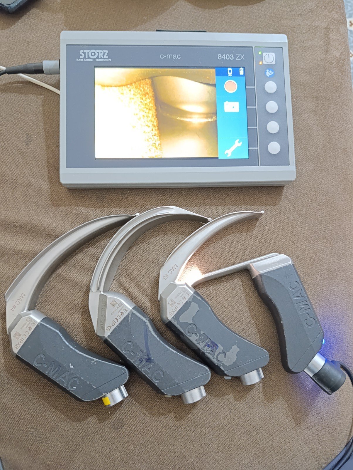 STOTZ C-MAC MONITOR 8403 ZX VIDEO LARYNGOSCOPE WITH 4 BLADES